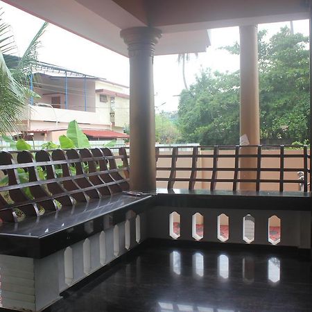 Navendu Home Stay Alappuzha Luaran gambar