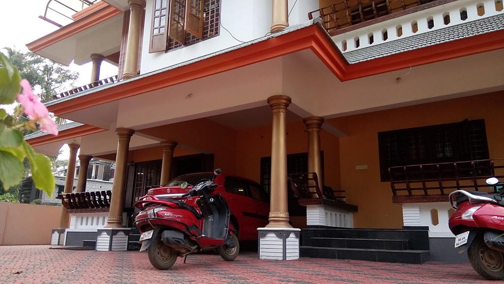 Navendu Home Stay Alappuzha Luaran gambar
