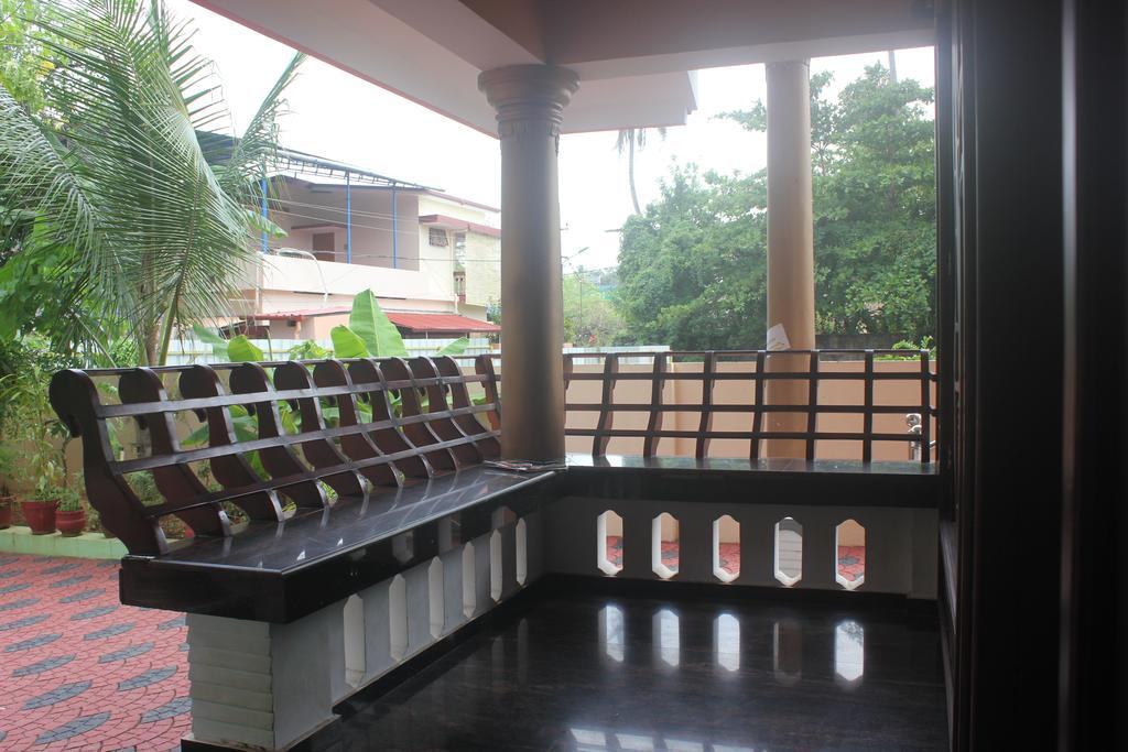 Navendu Home Stay Alappuzha Luaran gambar